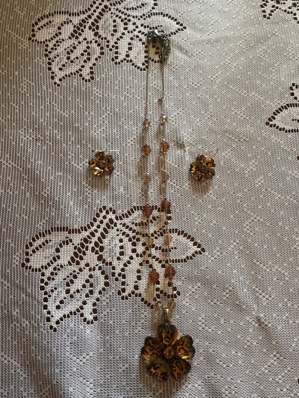 Vintage Gold-Tone animal print  Pendant Necklace and Earrings Set -